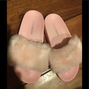 (3for$15)Steve Madden cute house/outside slippers